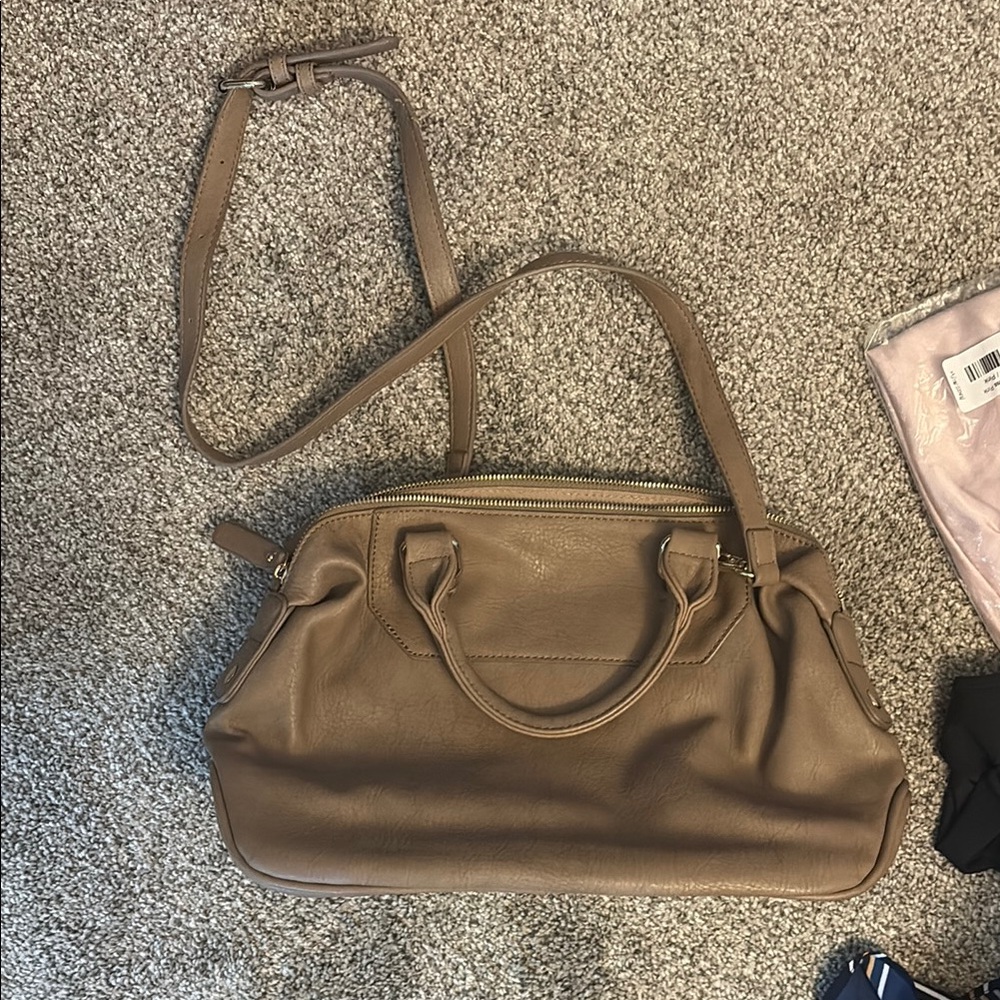 Elegant Tan Leather Handbag